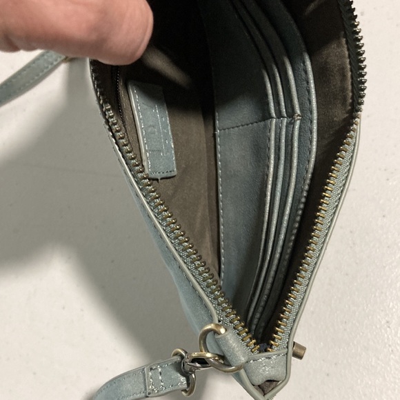 Susan Joy, Crossbody Wristlet clutch. - Picture 4 of 9